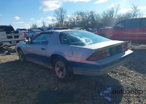 1982 Chevrolet Camaro z USA, uszkodzony, nr VIN 1G1AP8770CL145276